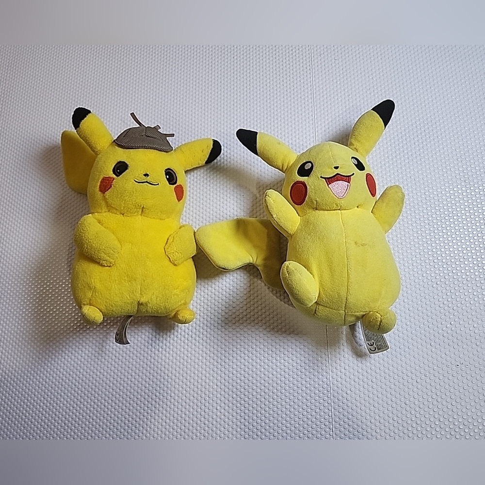 Detective Pikachu and Pikachu Plush Toy Set - Yellow